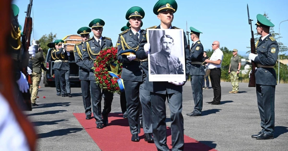 Повернення праху Коновальця: послідовність кроків від Роттердама до Ужгорода