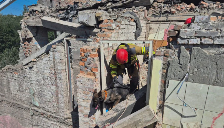 Наслідки ракетного удару по житлових будинках у Львові на вул. Патона та вул. Виговського