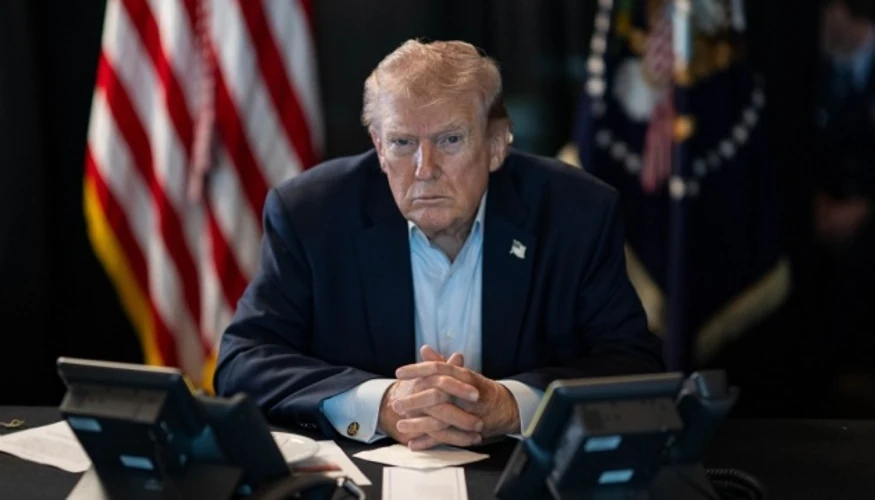 Трамп з Ірландії закликав Київ не бити по російських заводах дизпального
