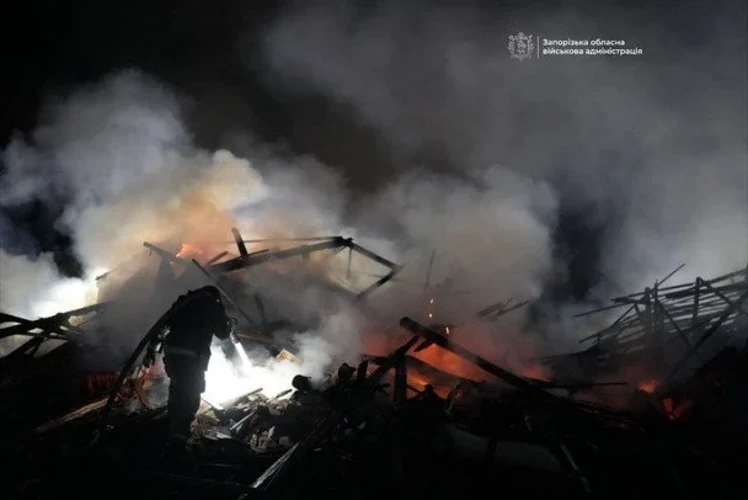 Запоріжжя під ударом БпЛА: з-під завалів будинку дістали людей, двоє загиблих